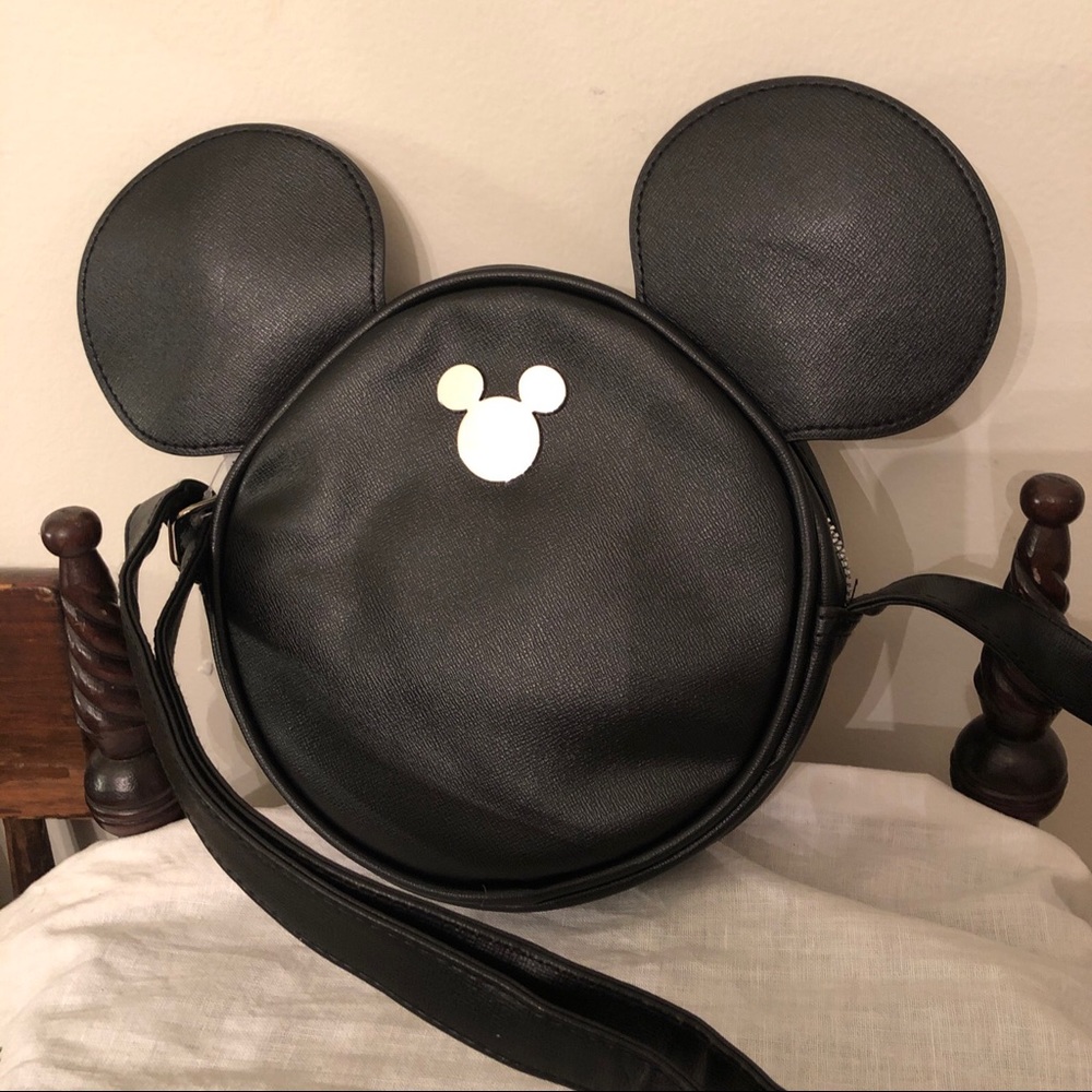 Black Mickey Mouse Canteen Shoulder Bag Bioworld